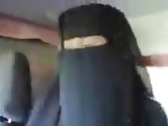 saudi arab girls receive fun